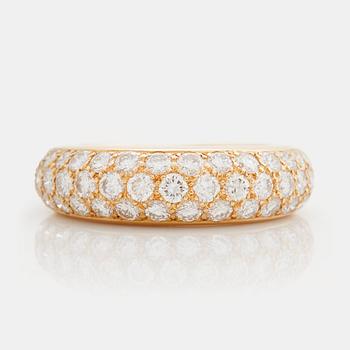 A brilliant cut diamond ring by Cartier.