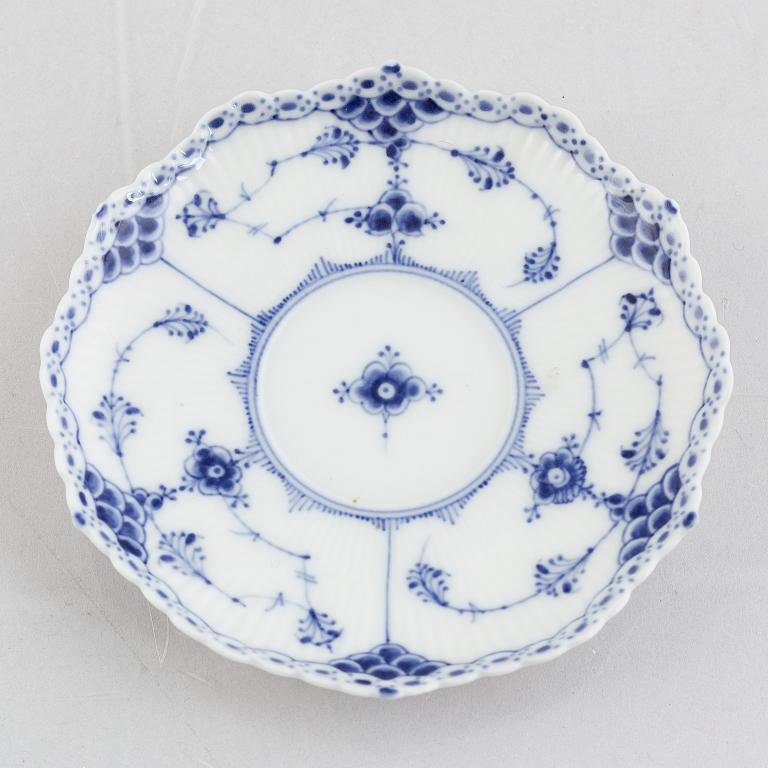 A "Blue fluted full lace" / "Musselmalet" cup with saucer, Royal Copenhagen, model 530, 1893-1900.