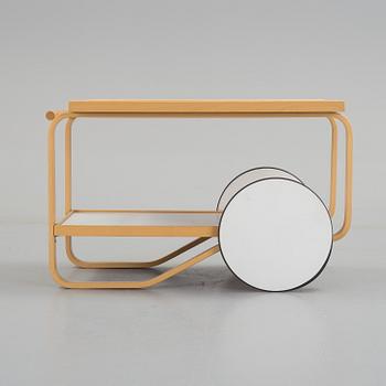 A mid 20th century tea trolley model 98 for Artek.