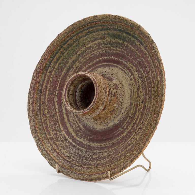 Raija Tuumi, kynttilänjalka, samotti, signeerattu RT, ARABIA 1971.