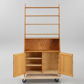 HYLLA, "Vardags", Carl Malmsten. Modellen formgiven 1944.