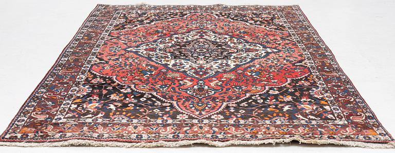 A Bakhtiari carpet, c. 310 x 210 cm.