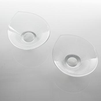 Tapio Wirkkala, vaser, ett par, "Kantarelli", Iittala, Finland.