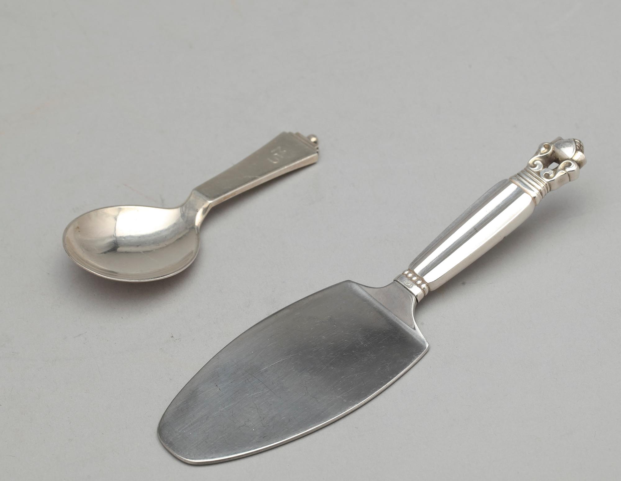 DIVERSE BESTICK, 6 st, sterlingsilver, Georg Jensen, tidigt 1900-tal respektive 1930-tal. Vikt ca 227 gram.
