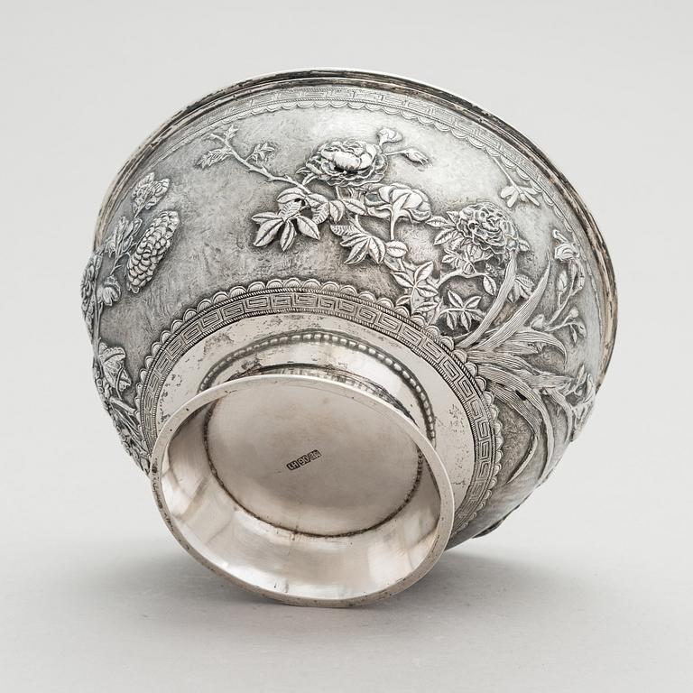 A Chinese export silver bowl, Luen Hing mark, Shanghai, presumably 1920s.