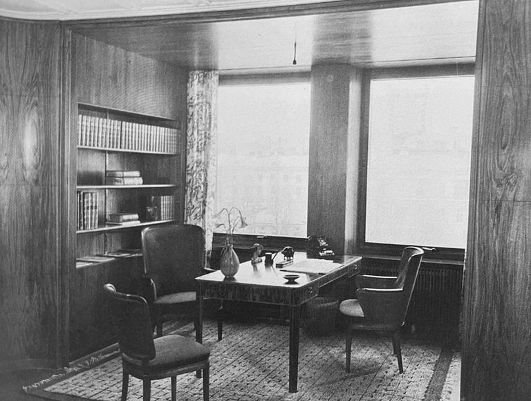 Carl Malmsten, a mahogany desk, Åtvidabergs Industrier, ca 1943.