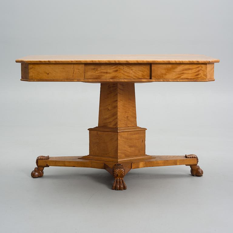 A SUITE, Biedermeier/Karl Johan, first half of the 19th century.