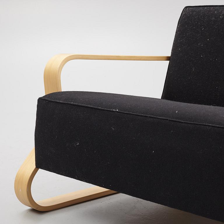 Alvar Aalto, a model 544 sofa, Artek, Finland, late 20th century.