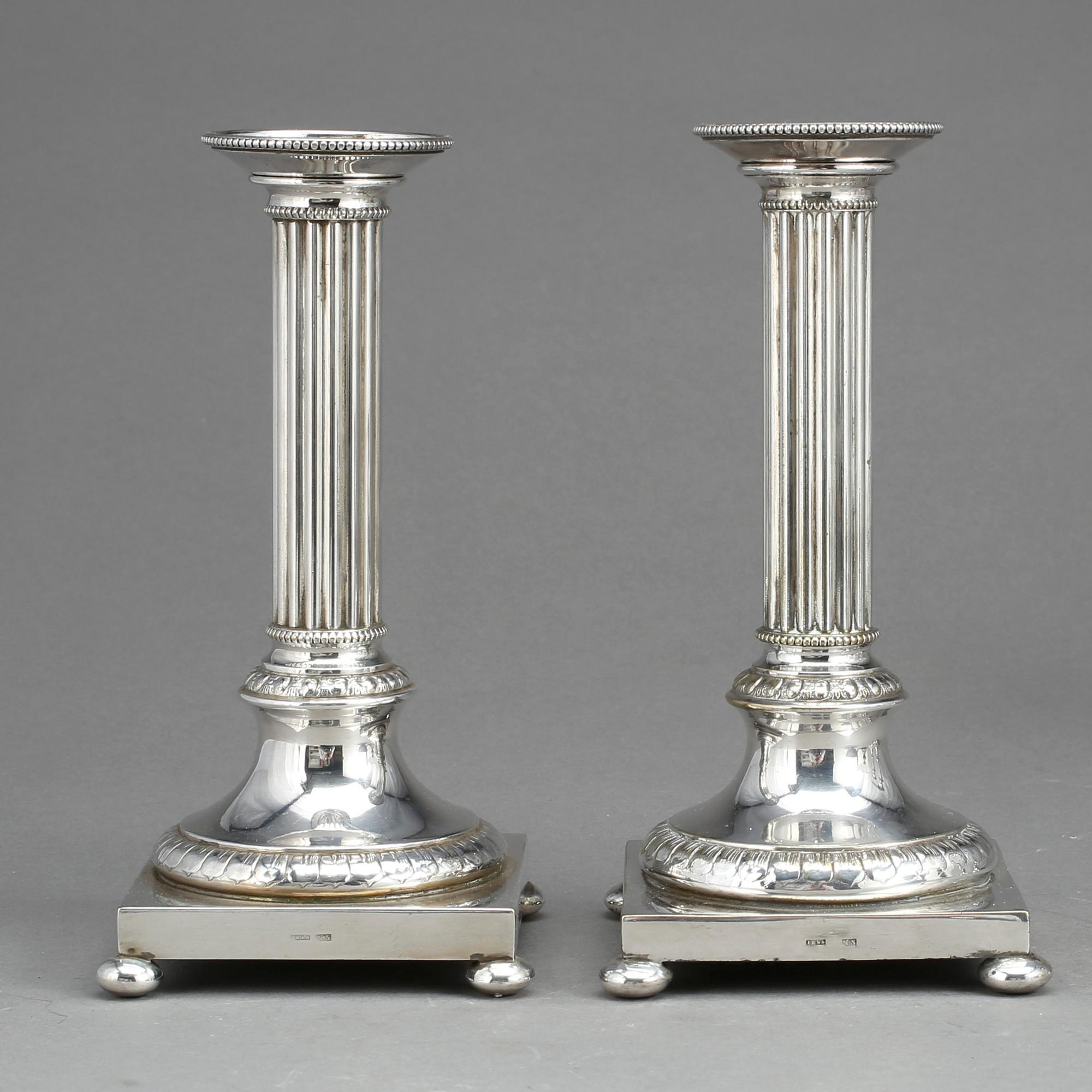 LJUSSTAKAR, ett par, nysilver, gustaviansk stil, 1900-tal.