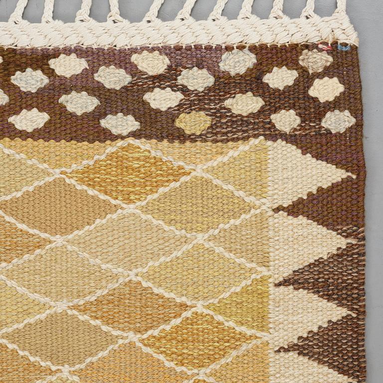 Marianne Richter, Matta, "Josefina gul", gobelängteknik, ca 226-227,5 x 171,5-175,5 cm, signerad AB MMF MR.
