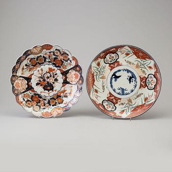 FOUR DISHES, porcelain, Imari, Japan, late 19th / early 20th century.