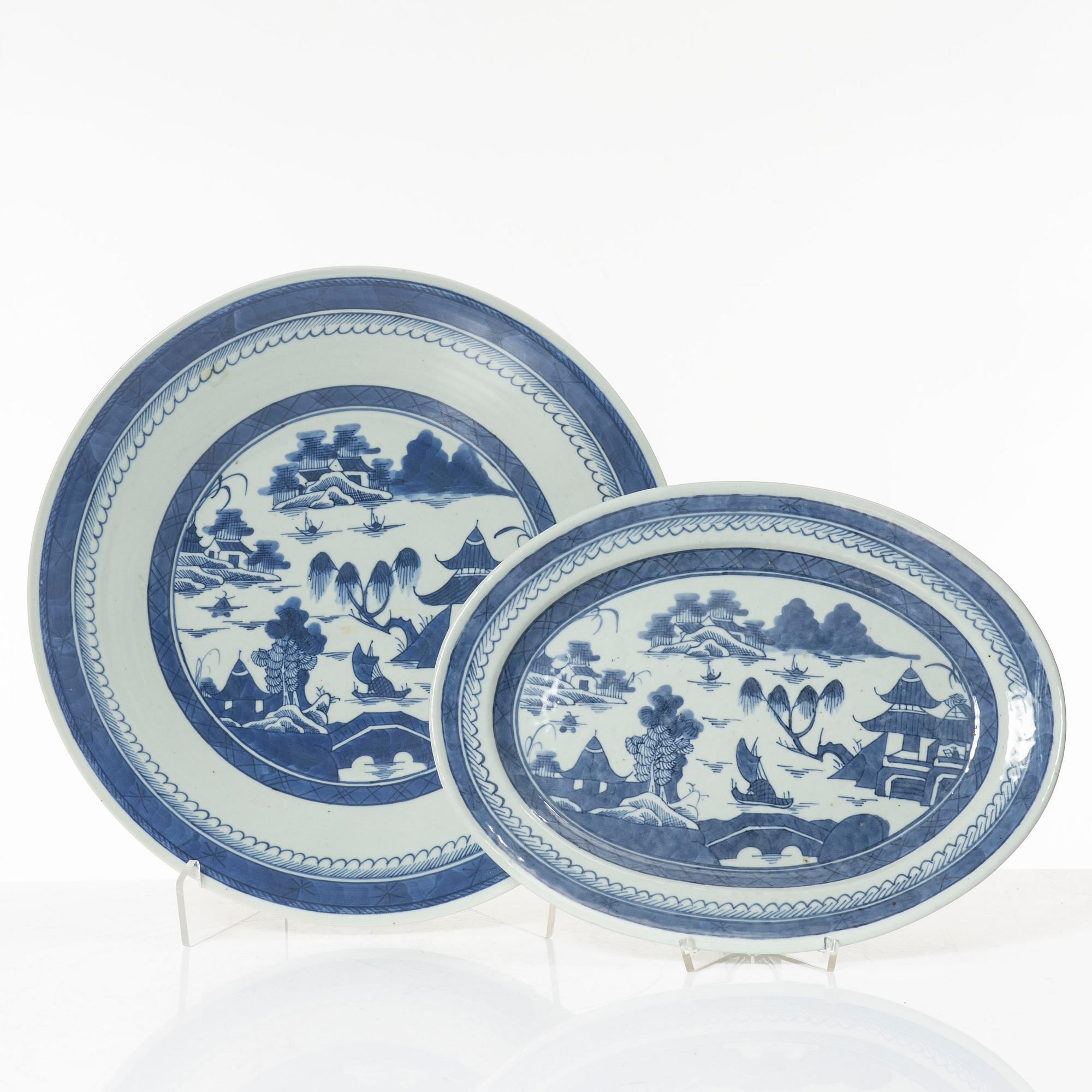 Two serving dishes, China, 19th century.