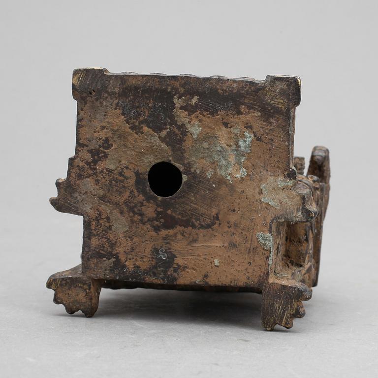 FIGURIN. Brons, Kina.