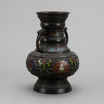 VAS, Metall, Kina, omkring år 1900.