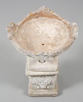 FÅGELBAD/TRÄDGÅRDSURNA, gjutmassa, 1900-tal.