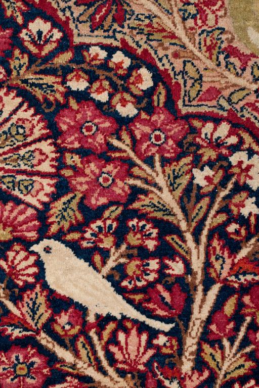 SEMIANTIK KIRMAN LAVER. 214,5 x 136 cm.