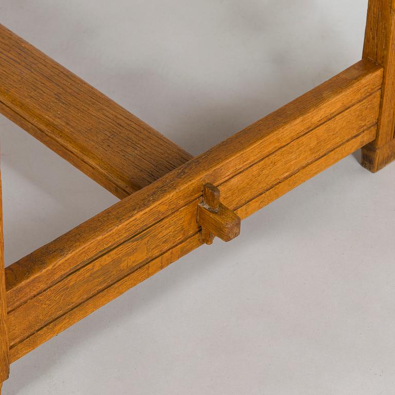 Louis Sparre, A table and two chairs for Aktiebolaget Iris, Borgå around 1900.