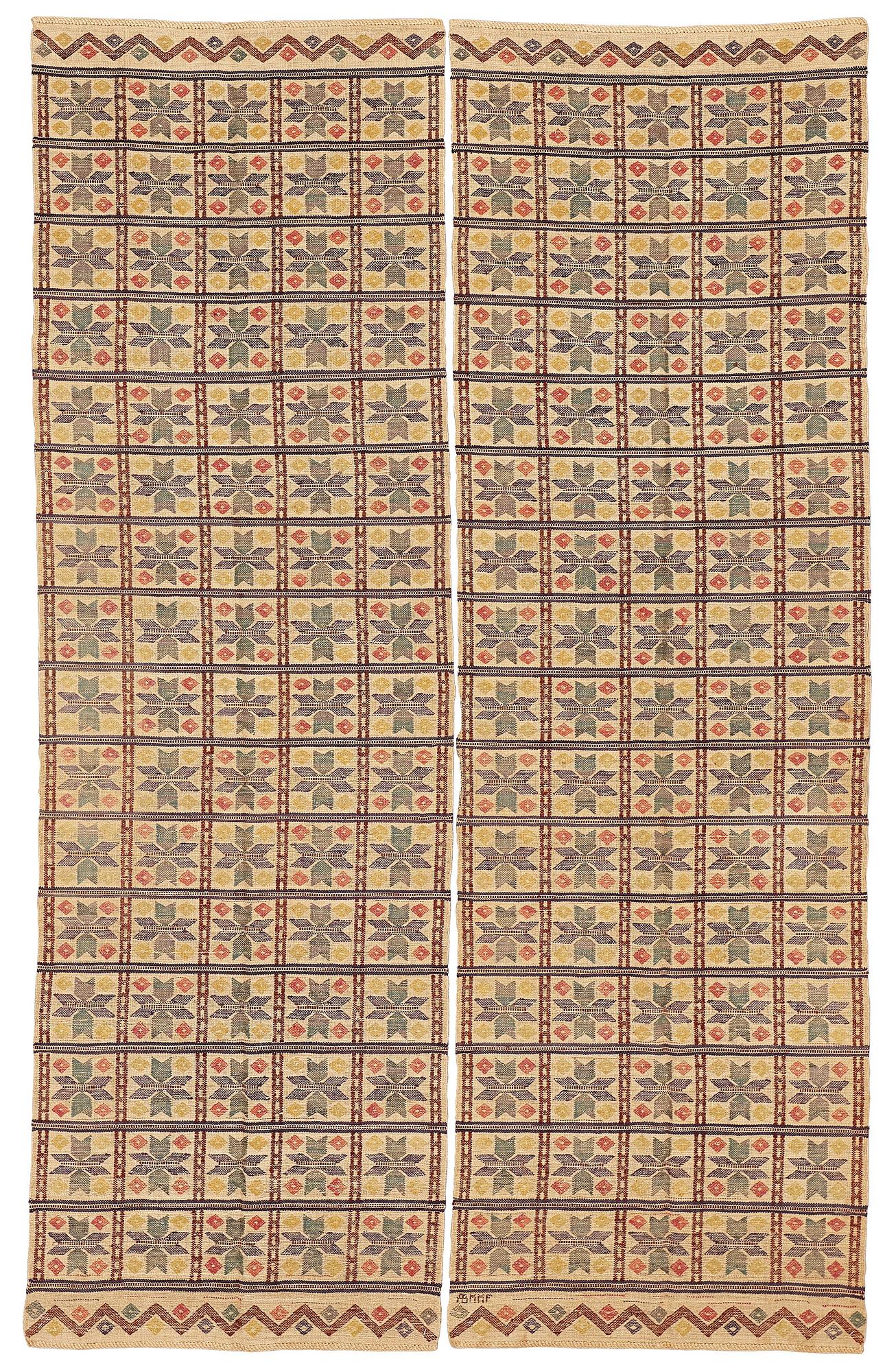 Märta Måås-Fjetterström, MÄRTA MÅÅS-FJETTERSTRÖM, DRAPES, 1 pair, "Element", flat weave, ca 226,5 x 71 cm each.