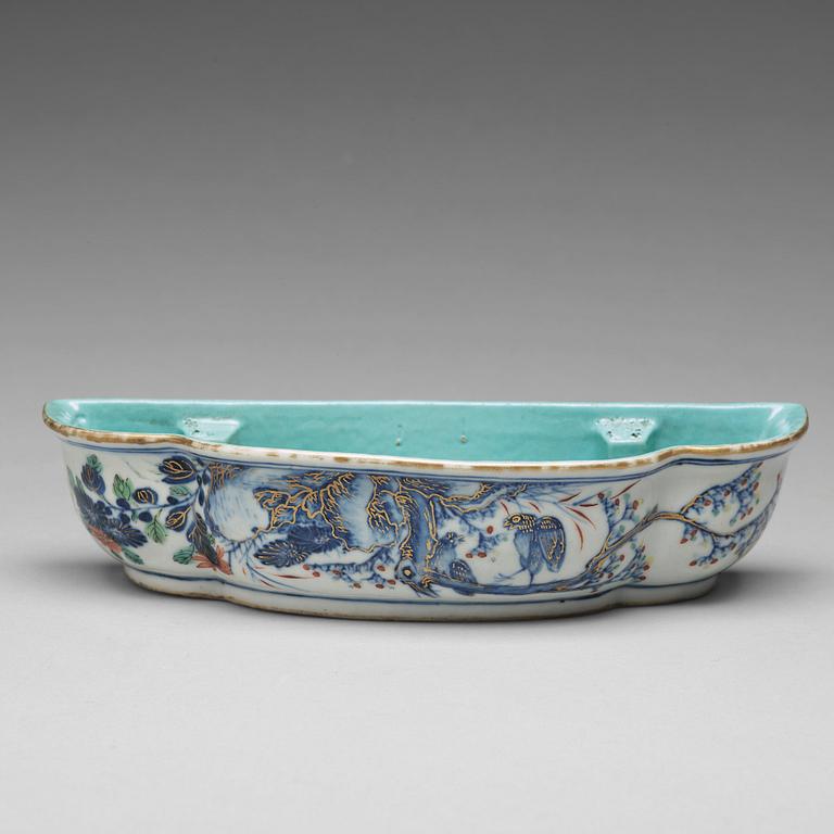 HANDFAT, porslin. Qingdynastin, 1700-tal.
