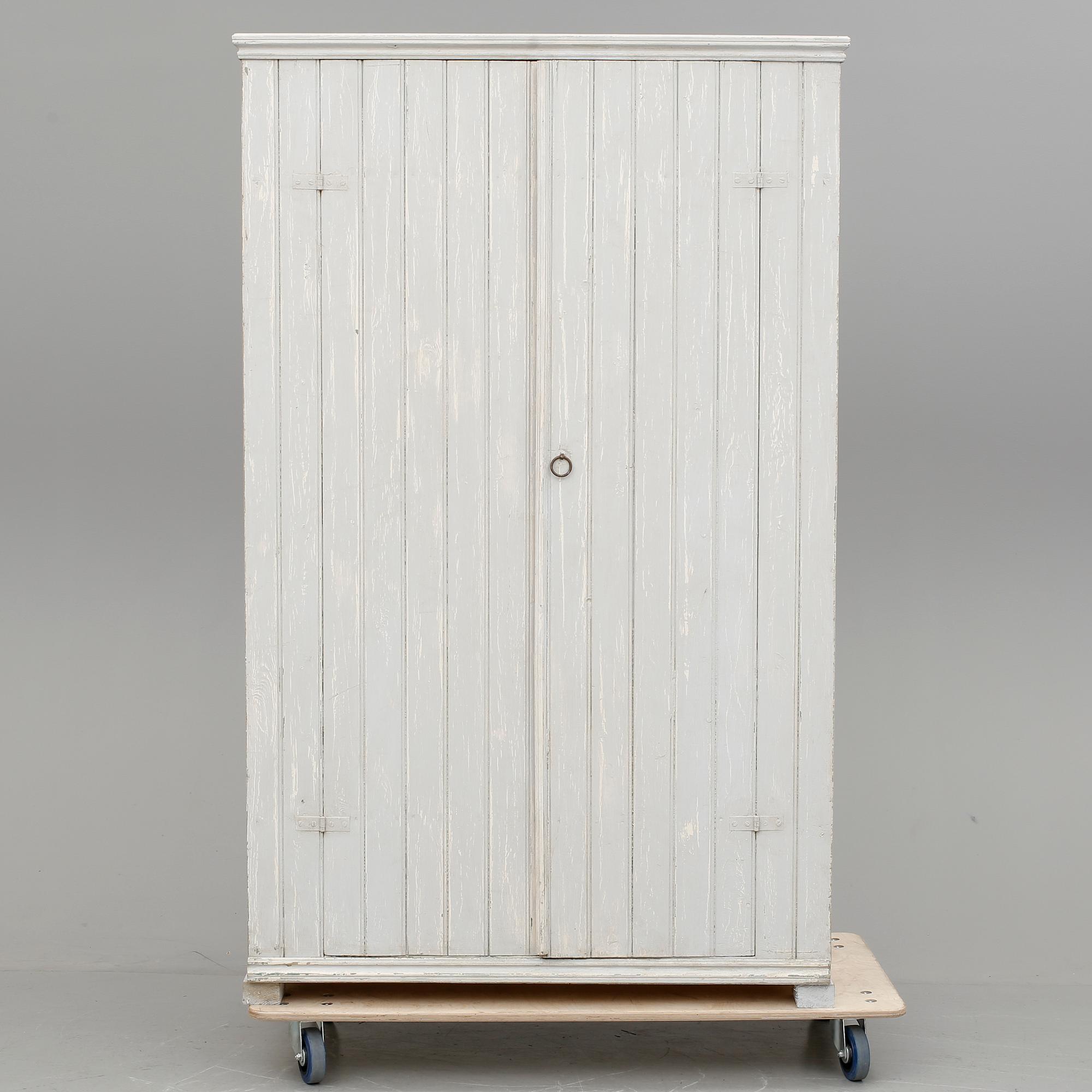 KLÄDSKÅP, 1900-talets början.