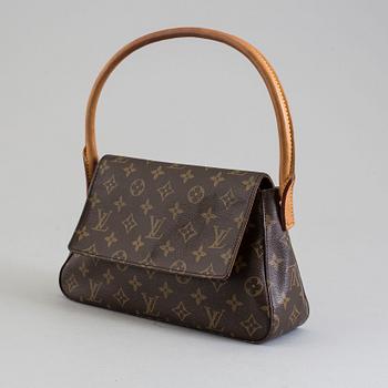 A Louis Vuitton "Mini Looping" handbag.