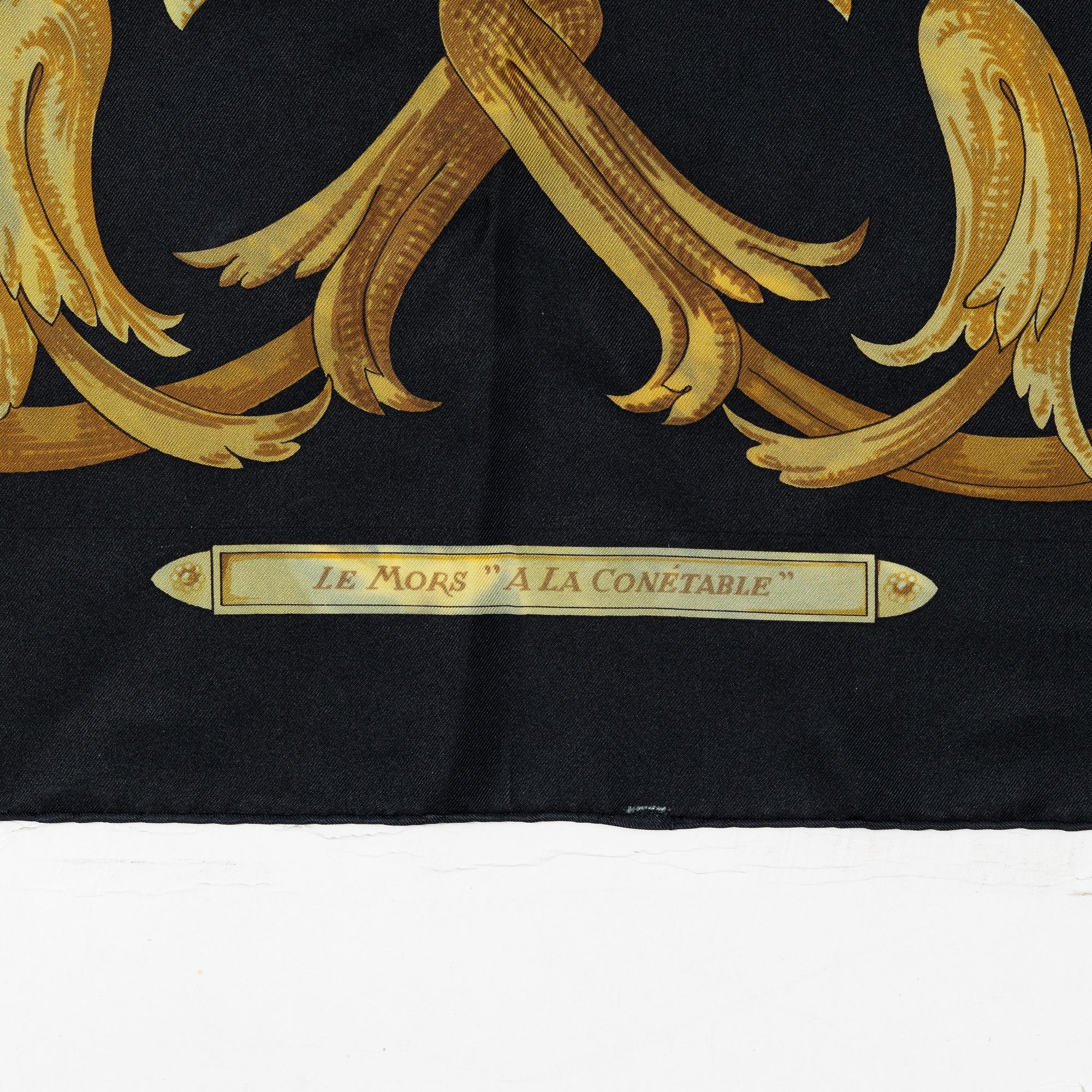 Hermès, scarves, 2 st, "Le Mors a la Conétable" samt "Clic Clac".