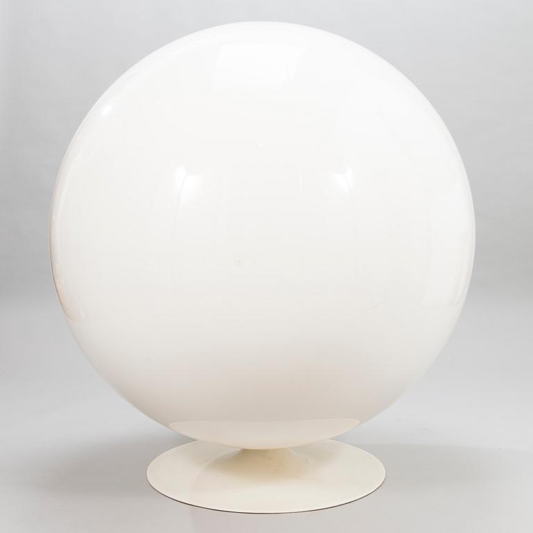 EERO AARNIO, 'Ball Chair', Adelta. Model design year 1963.