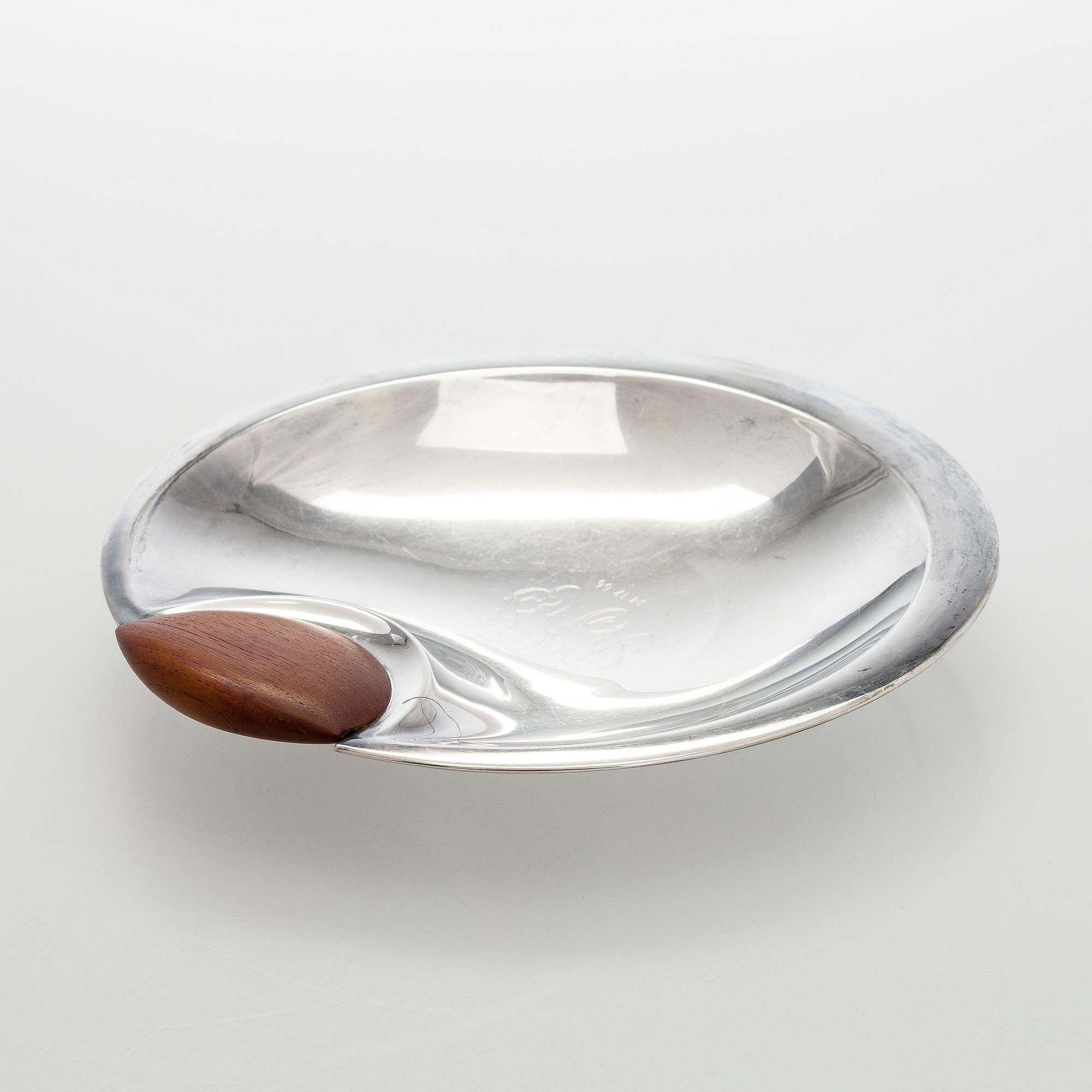 Tapio Wirkkala, breadbasket/ bowl, silver and teak, maker's mark TW, Kultakeskus, Hämeenlinna 1965.