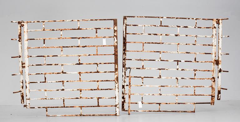 TRÄDGÅRDGRINDAR, 2st, järn, Carl Hörvik, 1929.