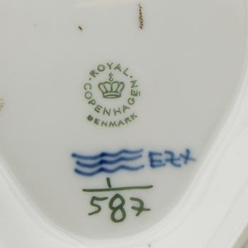 Servis 10 dlr "Musselmalet hel och halvblonde", Royal Copenhagen porslin 1900-talets andra hälft.