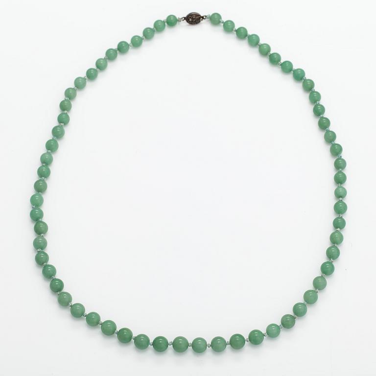 Helminauha, aventuriinikvartsi, hopeaa.