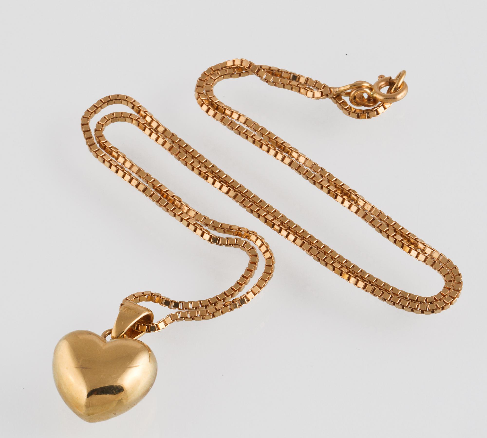 HÄNGE, 18K guld, Iduna, Varberg. Vikt 7,2 gram.