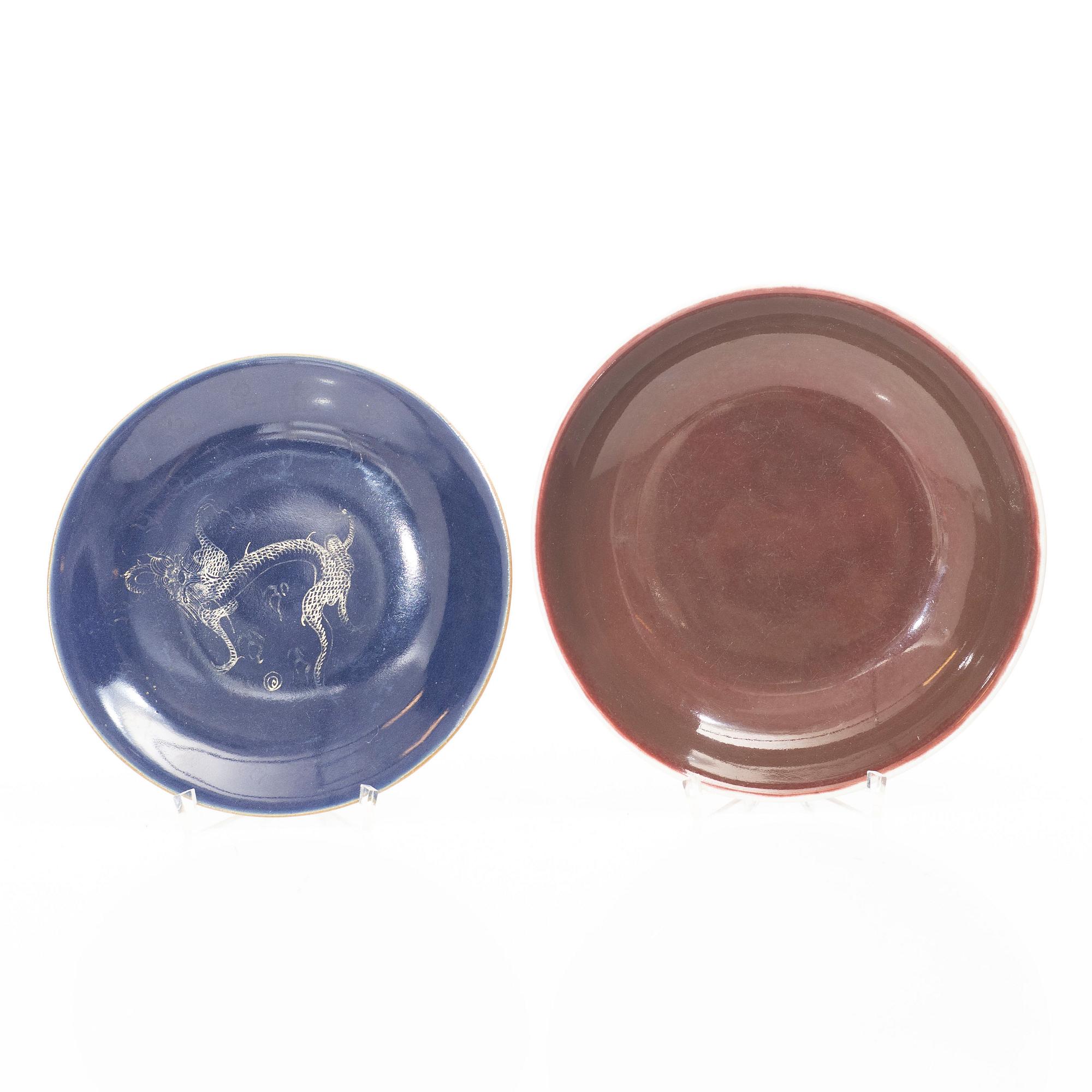 Two Chinese dishes, 20th century.