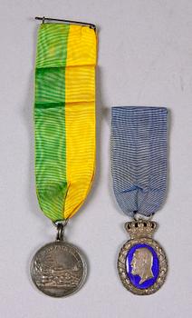 JUBILEUMSMINNESTECKEN, Oskar II, 1897. Silver och emalj SAMT MEDALJ KUNGL PATRIOTISKA, silver.