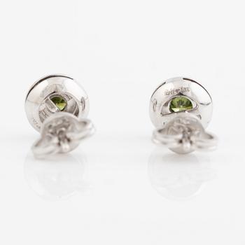 Earrings 18K white gold with colour-treated green brilliant-cut diamonds.