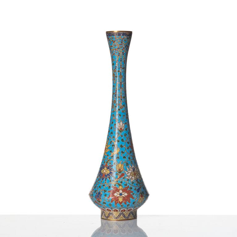 Vas, cloisonné. Sen Mingdynasti/tidig Qingdynasty.