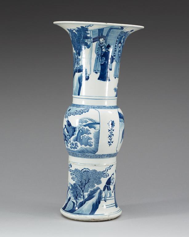 A blue and white 'Yen yen' vase, Qing dynasty.