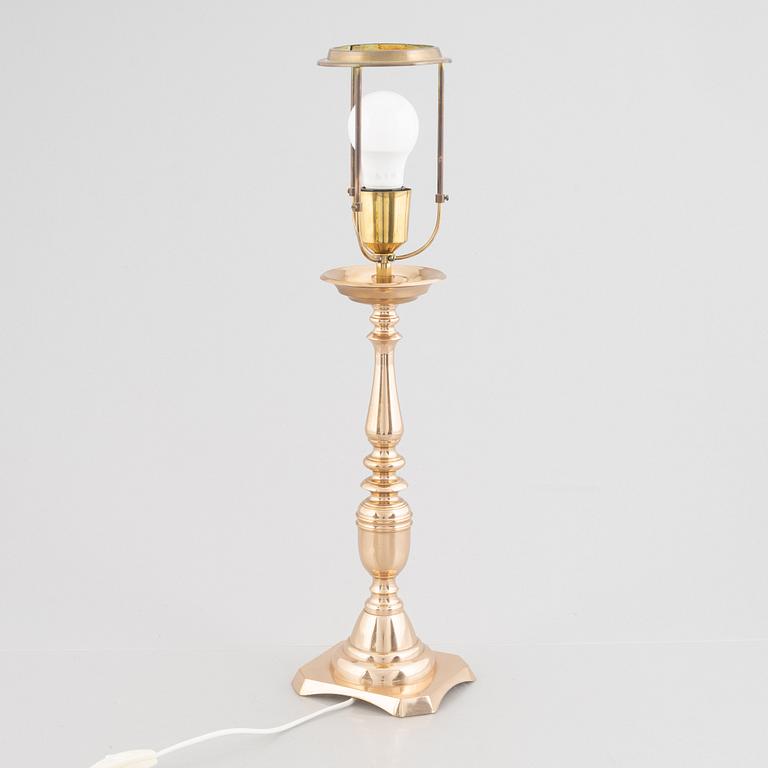 Bordslampa, modell 2607, Firma Svenskt Tenn, 1900-talets andra hälft.