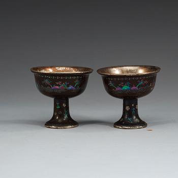 A pair of laque burguaté wine cups, Qing dynasty, 18th Century.