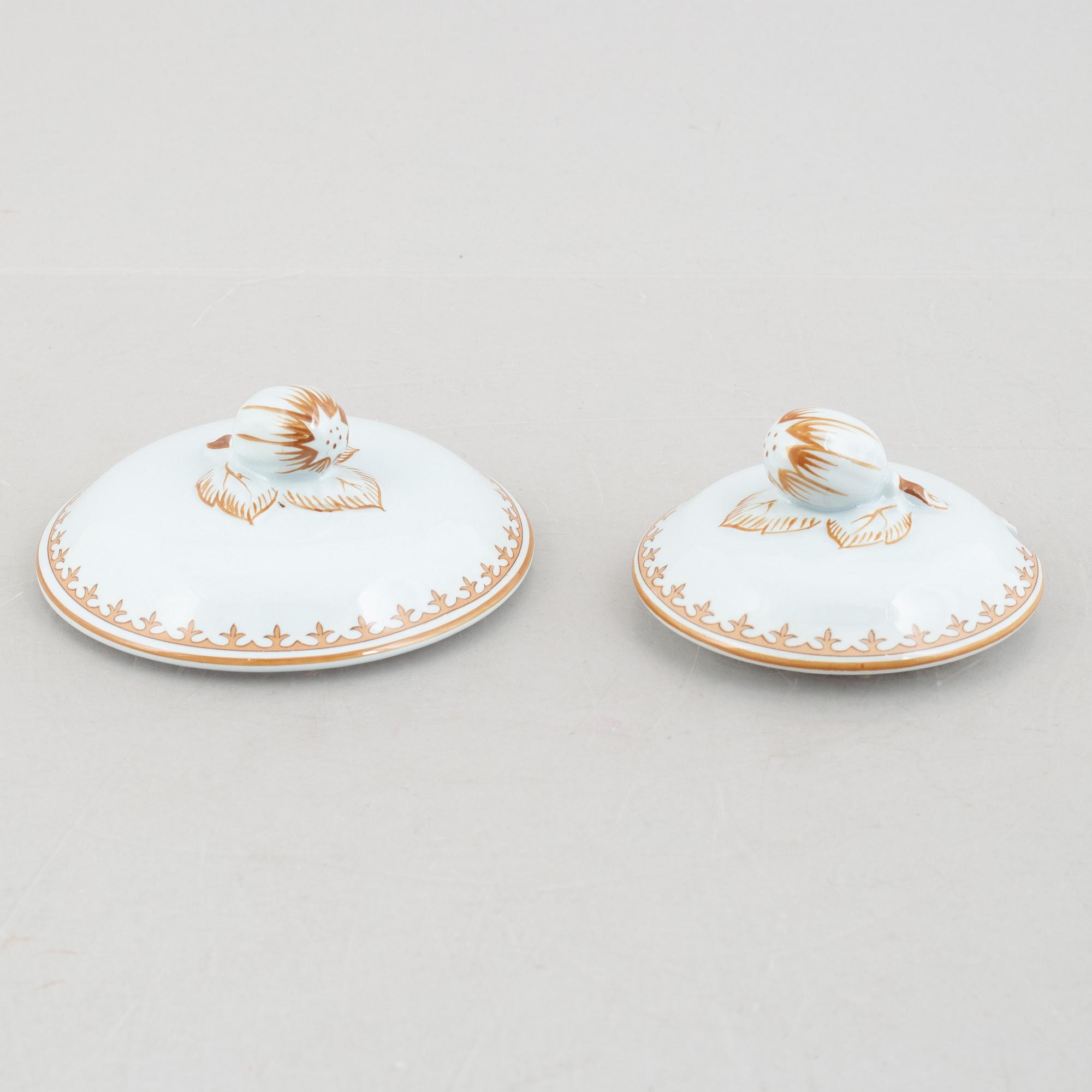 Dinner service, 148 pieces, stoneware, "Lotus", Rörstrand, second half of the 20th century.