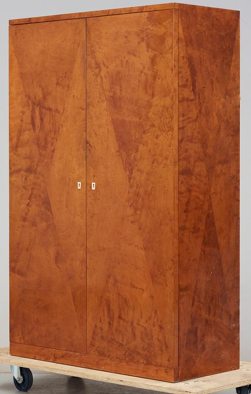 KLÄDSKÅP, 1930/40-tal.