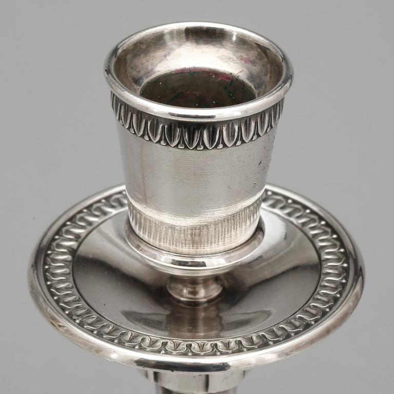 LJUSSTAKAR, ett par, nysilver, C G Hallberg, 1900-talets första hälft.