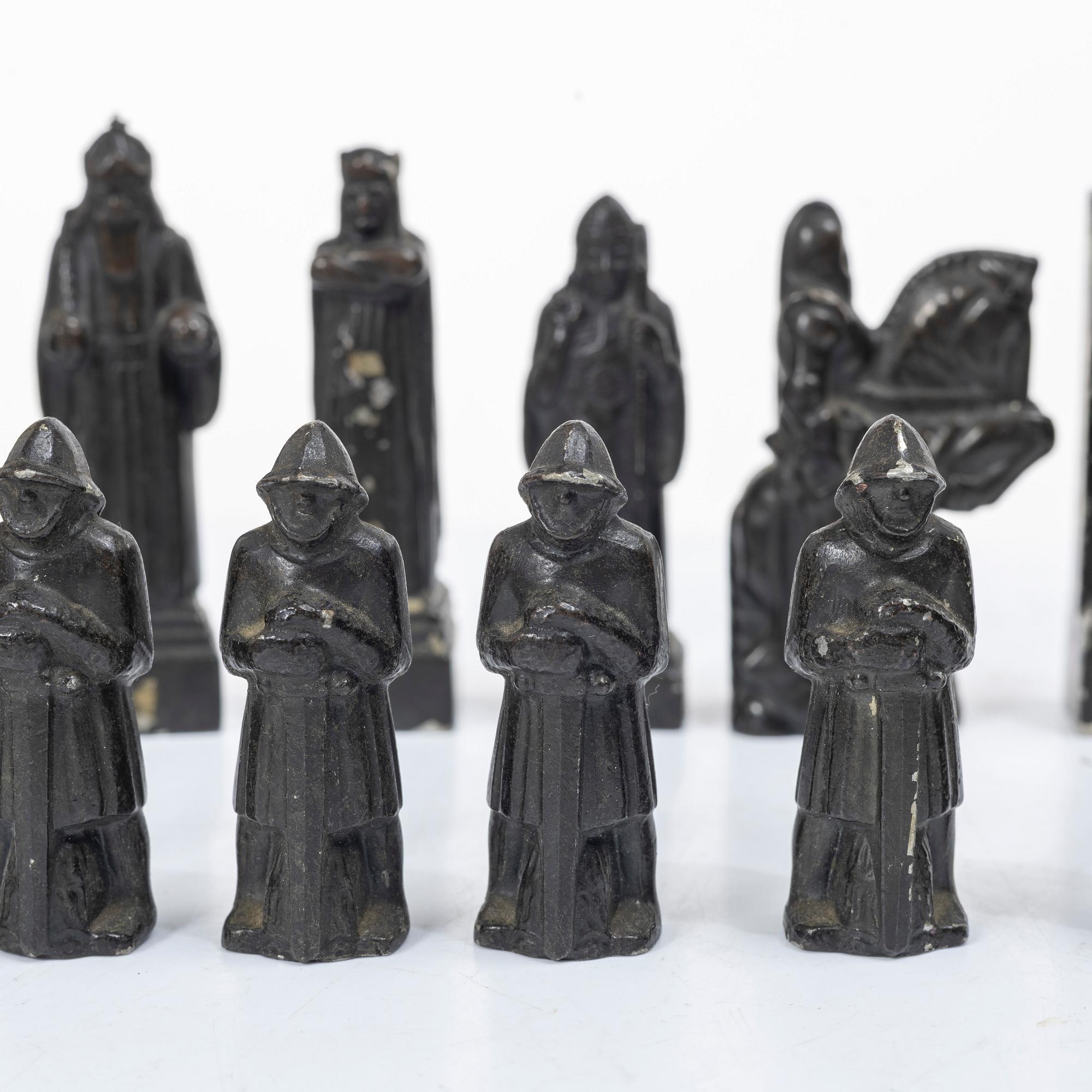 Tore Strindberg, Chess pieces, 32 pcs, Herman Bergmans Gjuteri, Stockholm.