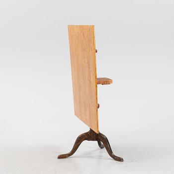 An alder root veneered table, circa 1800.