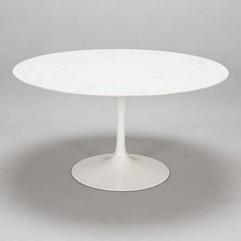 Eero Saarinen, "Tulip", bord och stolar, 6 st, 1970-tal.