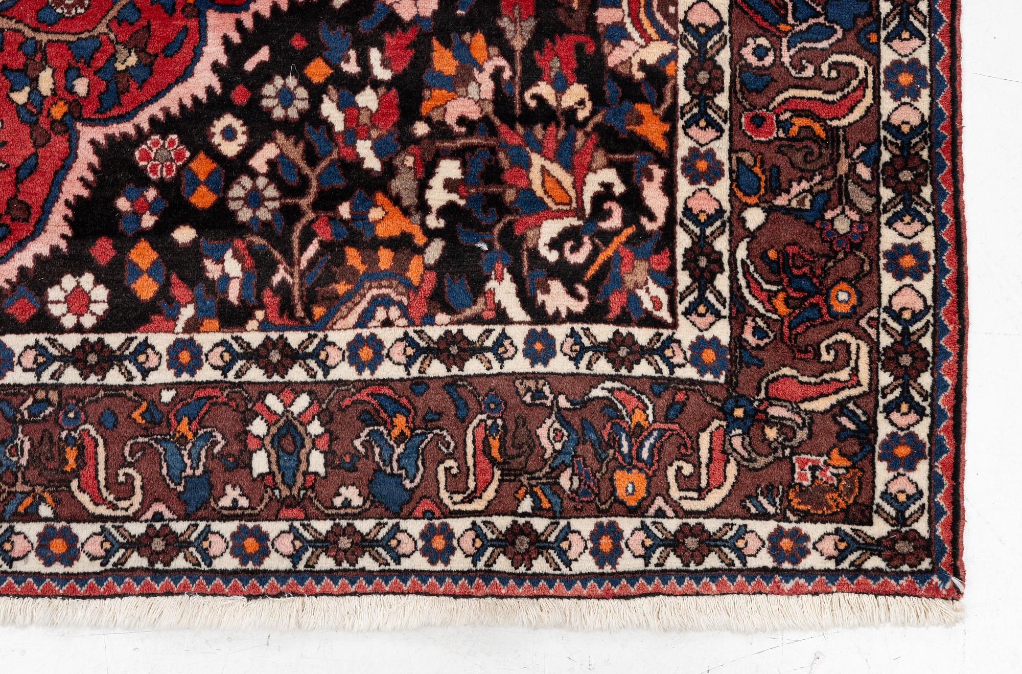 A Bakhtiari carpet, c. 310 x 210 cm.
