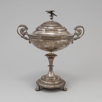 SOCKERSKÅL, silver, Carl Petter Lampa, Stockholm 1824. Vikt ca 780 gram.