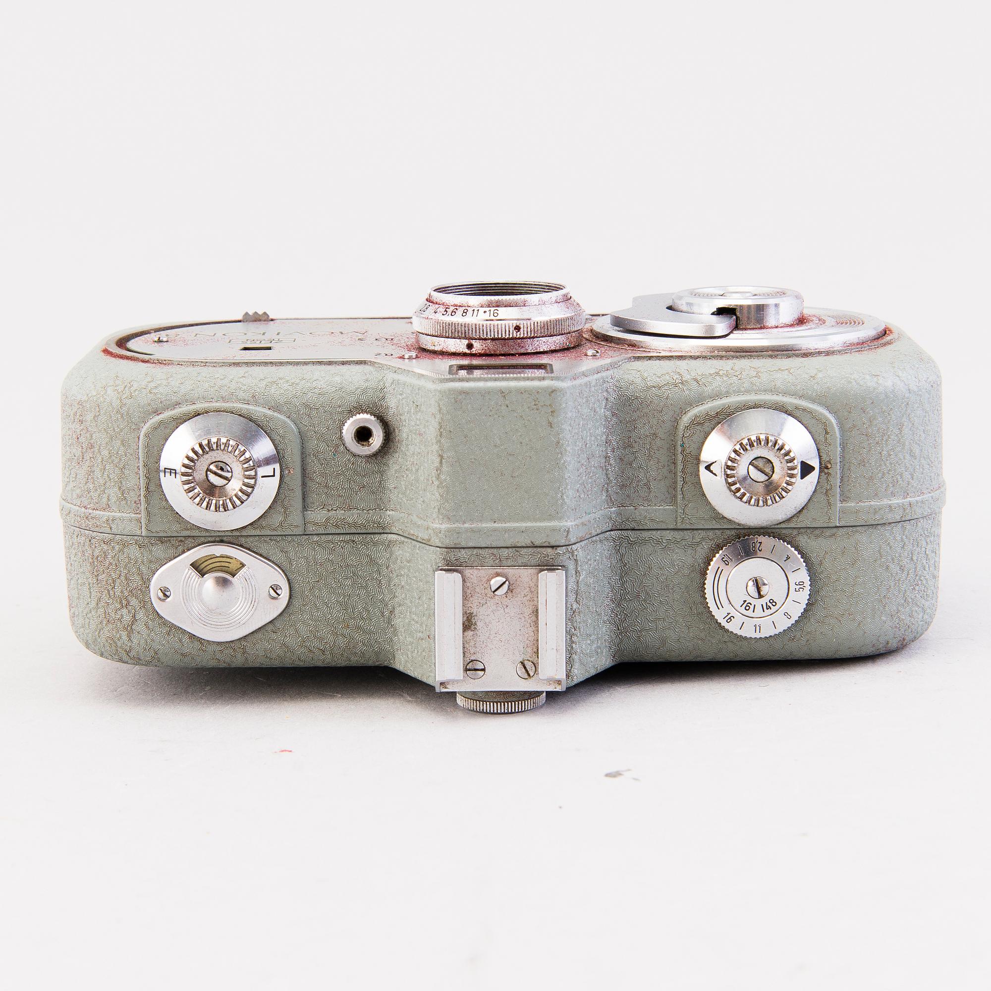 Set of five cameras, with accessories, 1920-50-tal.