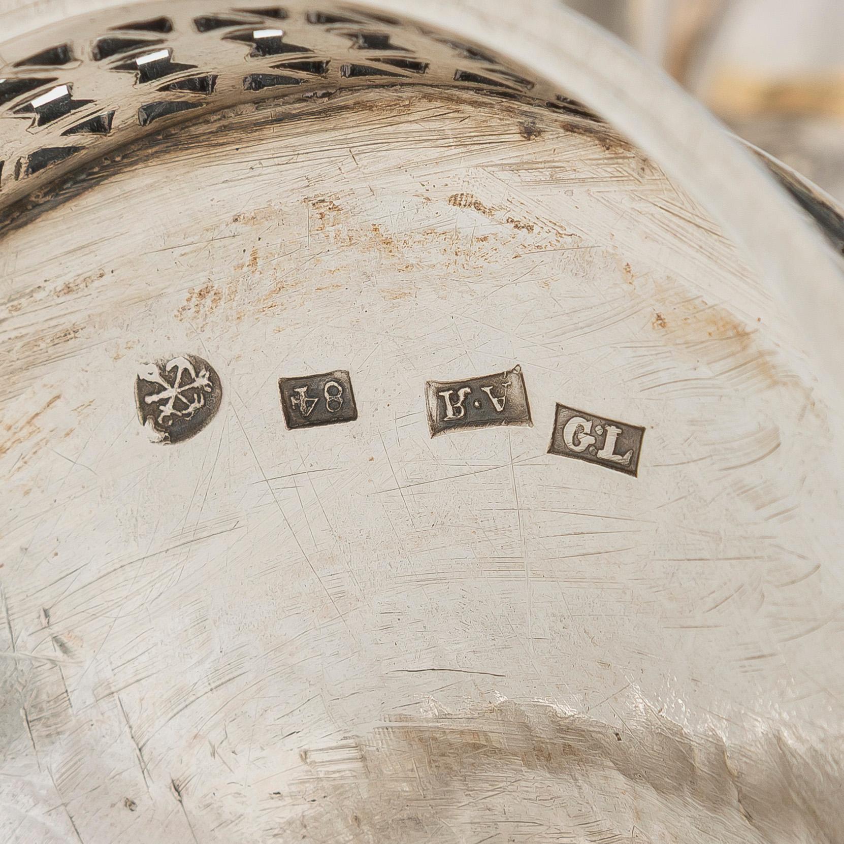 A  silver sugar bowl, St. Petersburg, first quarter of the 19th century, maker's mark G:L.