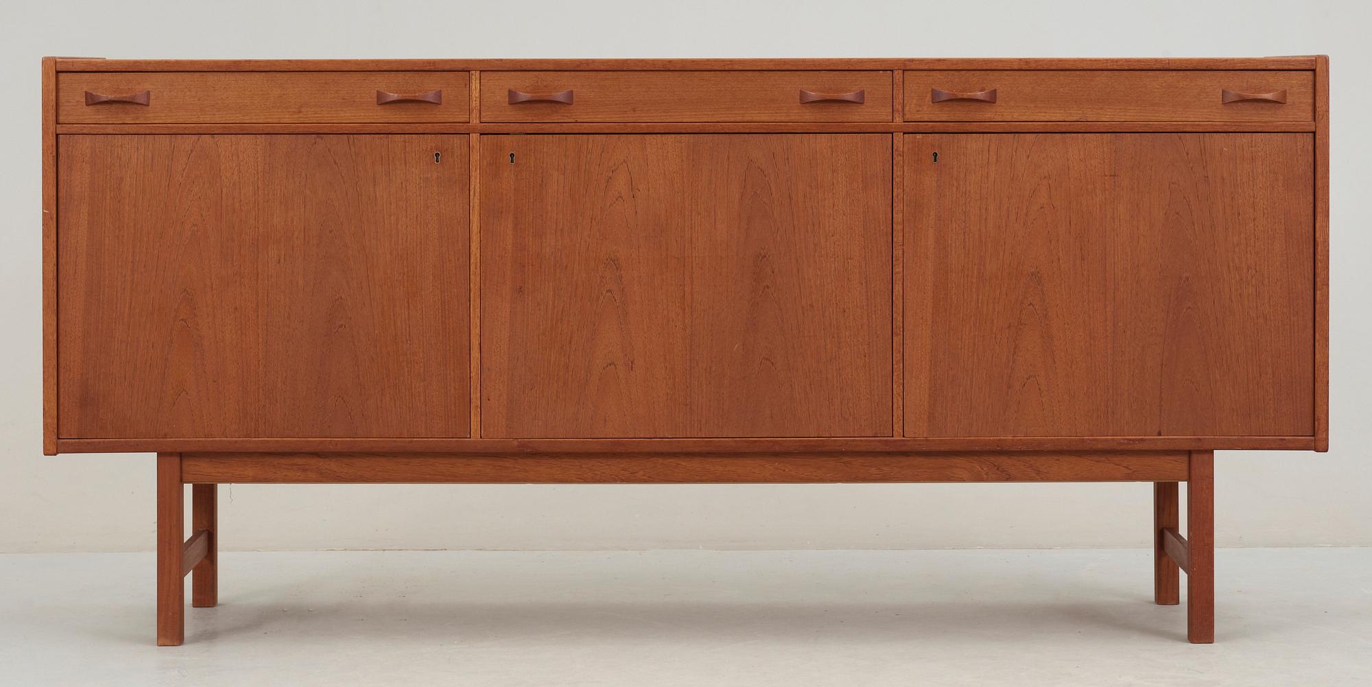SIDEBOARD, Ulferts, 1900-talets andra hälft.